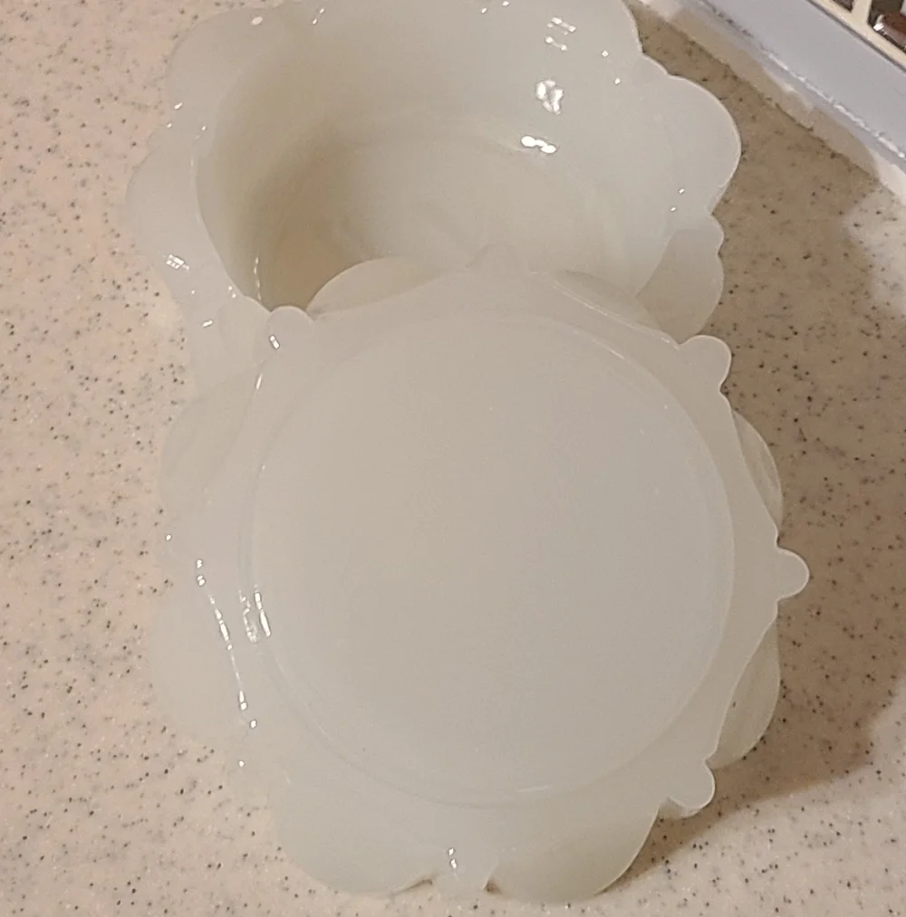 White Scalloped Glas.Ashtrays Set Of 2